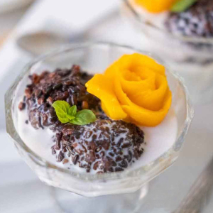 S4. Mango Sago Pomelo with Purple Rice