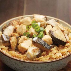 P4. Chicken & Salted Fish Rice Stone Pot