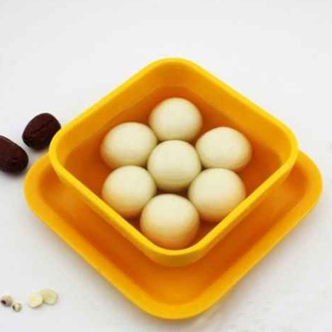 J8. Sesame Rice Balls in Ginger Soup