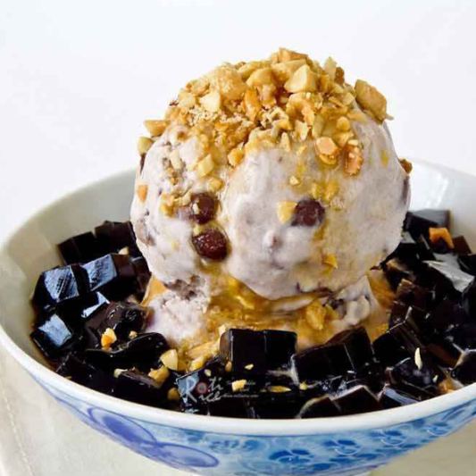 K4. Grass Jelly with Ice Cream
