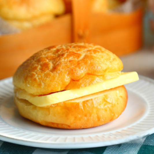 B8. Pineapple Bun with Chilled Butter