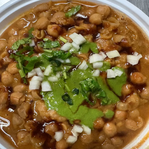 Bhija Kulcha Dipped in White Chickpeas