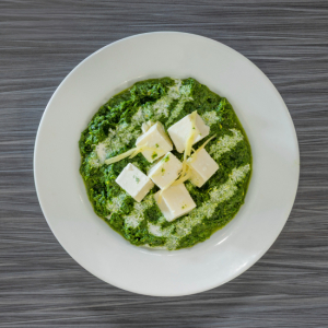 Cottage Cheese in Spinach Sauce