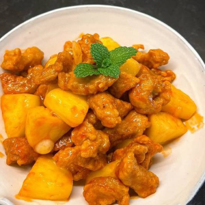 59. Sweet & Sour Chicken with Pineapple 菠蘿咕噜雞
