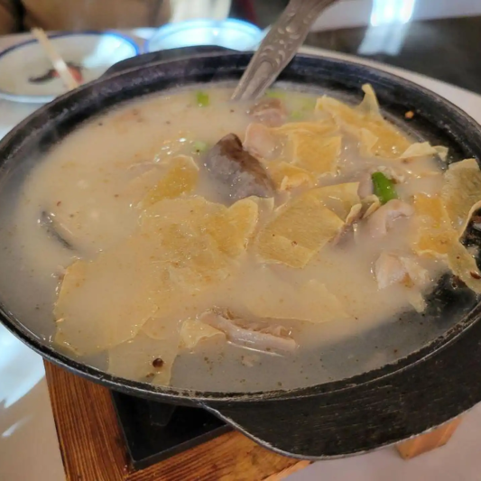 White Paper Pig Stomach Soup Pot 胡椒白果猪肚煲