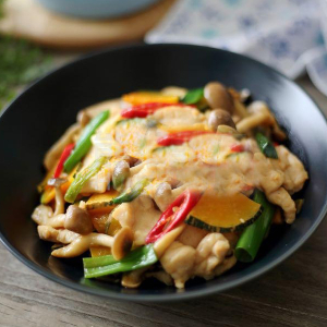 Chicken with Mixed Vegetables (Dinner) 菜鸡片(晚餐)