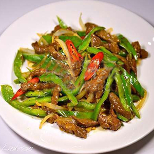 Green Pepper Beef Lunch Special 青椒牛肉盒饭