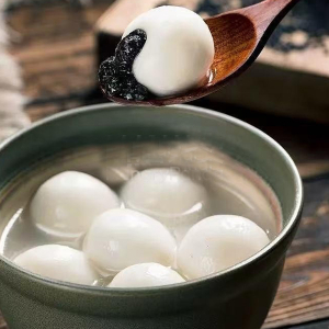 Sesame Glutinous Rice Balls 芝麻汤圆