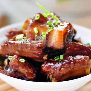 Braised Ribs Lunch Special 红烧排骨盒饭