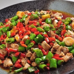 Stir-Fried Chicken with Double Pepper 双椒爆鸡丁