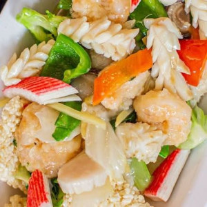 Seafood Delight on Sizzling Rice (Crunchy Rice Pieces) 海鲜烩锅巴