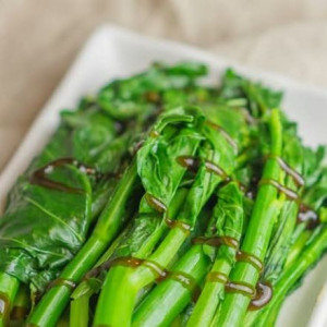 Oyster Sauce with Vegetables 蚝油菜心