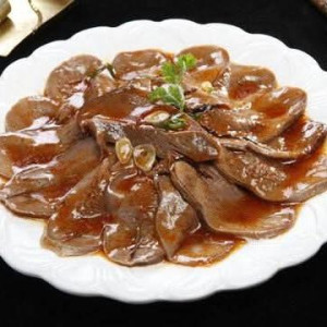 Pig Tongue in Spicy Sauce 扒口条(猪舌)