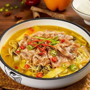 Hot & Sour Beef Vermicelli 酸辣肥牛粉条