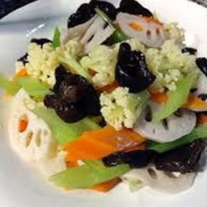 Braised Mixed Vegetables with White Sauce 素什锦