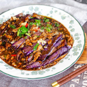 Shredded Pork with Eggplant in Brown Sauce 茉扒茄条