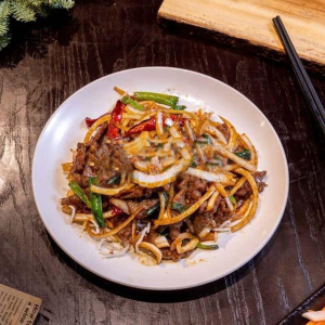 Mongolian Beef Lunch Special 蒙古牛肉盒坂