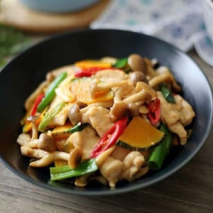 Chicken with Mixed Vegetables (Dinner Menu) 时菜鸡片(晚餐)