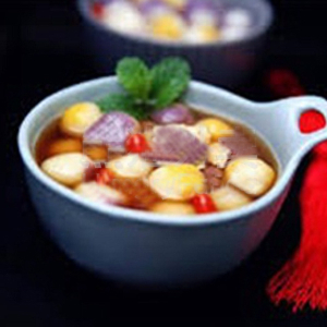 Tang Yuan in Fermented Glutinous Rice Soup 五彩醪糟汤圆
