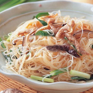 Pork Stir-Fried Rice Noodles 猪肉炒米粉