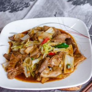 Stir-Fried Pork Stomach with Chinese Cabbage 肚片烧白菜