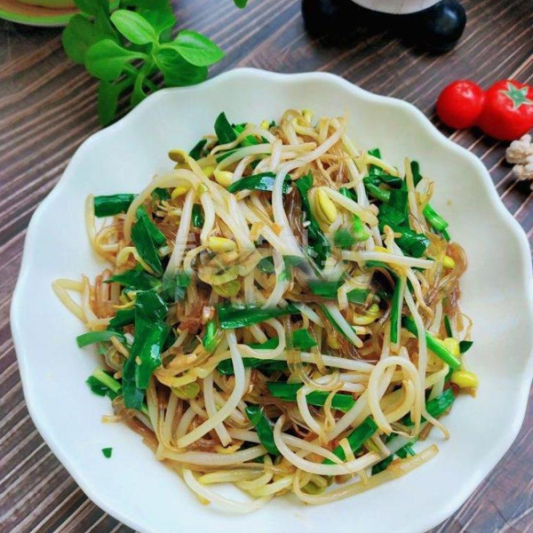 Fried Leeks with Shredded Pork & Bean Sprouts 韭菜炒肉丝豆芽