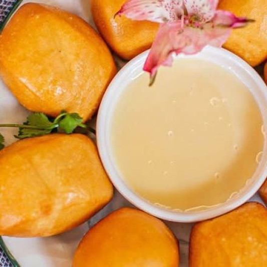 Fried Buns with Condensed Milk (8 pcs) 炸小馒头鲜奶 (8个）