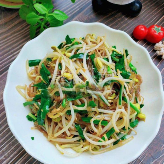 Fried Chives with Shredded Pork Bean Sprouts Lunch 肉丝豆芽炒韭菜盒饭