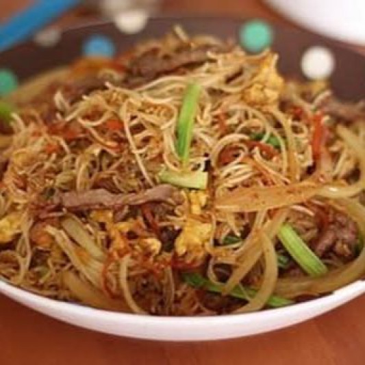Beef Rice Noodles 牛肉炒米粉
