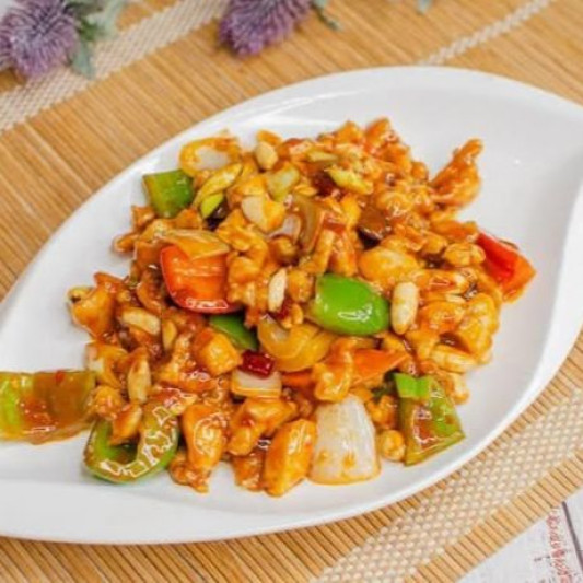 Kung Pao Chicken (Dinner Menu) 宫保鸡丁(晚餐)