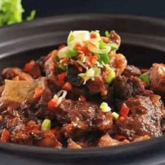 Braised Oxtail in Brown Sauce 红烧牛尾