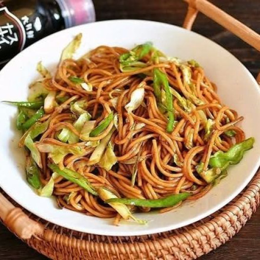 Plant Fried Noodles 素炒面