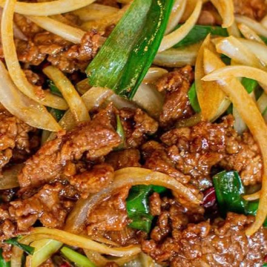 Saut&eacute;ed Beef Slices with Scallion 葱爆牛肉