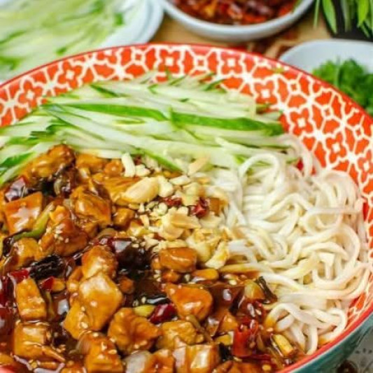 Spicy Beef Mixed Noodles 香辣牛肉炸酱面