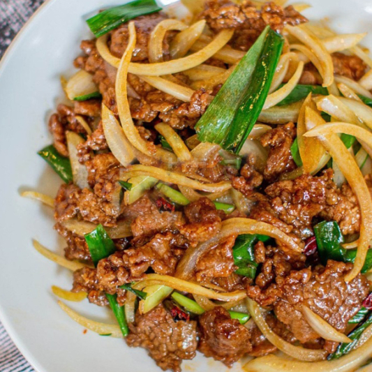 Beef Stir-Fried with Green Onion Lunch Special 葱爆牛肉盒饭
