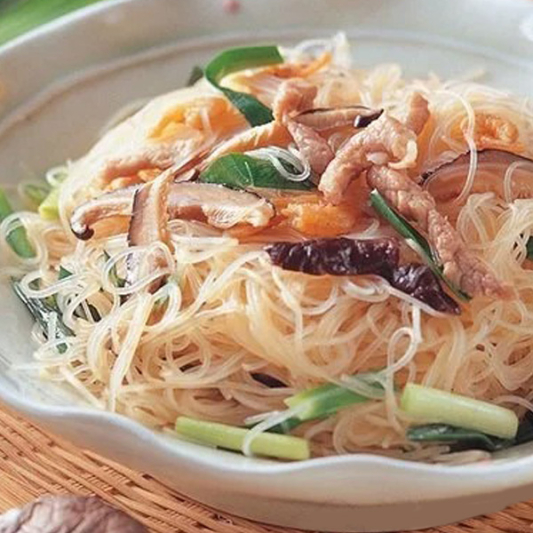 Stir-Fried Rice Noodles with Pork 猪肉炒米粉