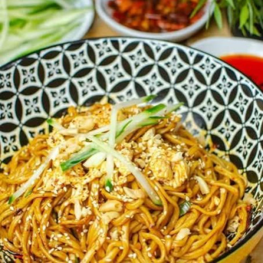 Sliced Chicken Cold Noodles 鸡丝凉面