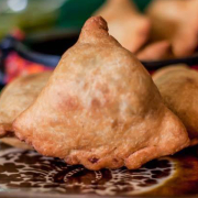 Vegetable Samosa (2 pcs)