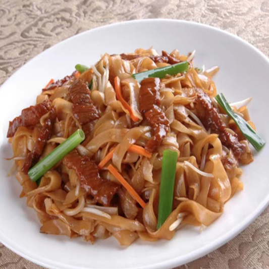106. Soya Sauce Beef in Fried Rice Noodles