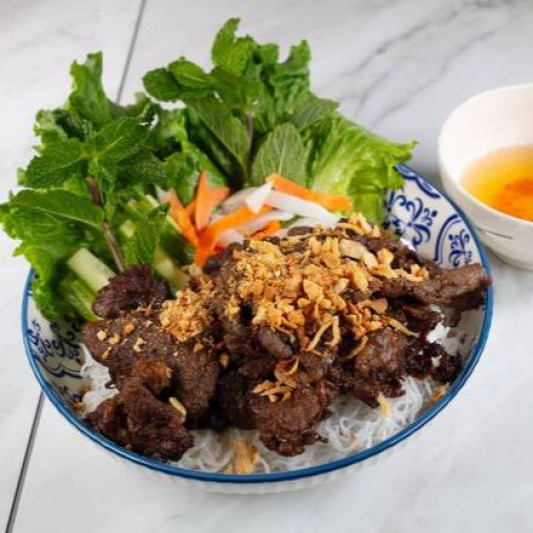 B6. Grilled Beef Vermicelli - Bun Bo Nuong