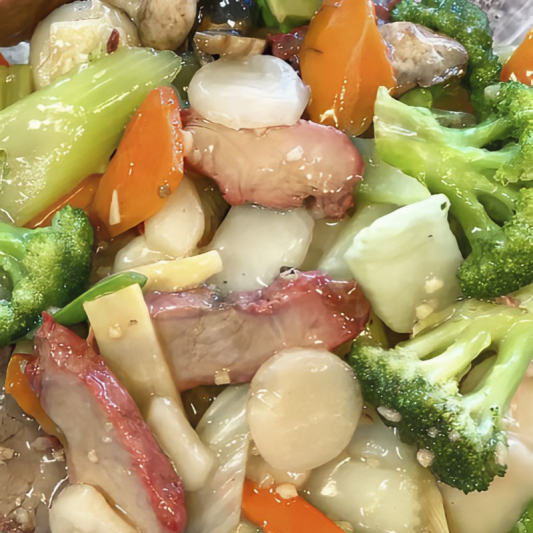 42. BBQ Pork with Assorted Vegetables 什菜叉烧 