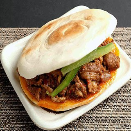 Sauteed Cumin Beef with Pancake (Chinese Burger) 孜然炒肉夹馍 (牛肉丝)