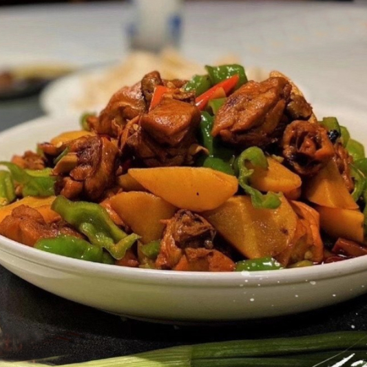 Big Platter Spicy Chicken with Hand Pulled Noodles 大盘辣子鸡拌面
