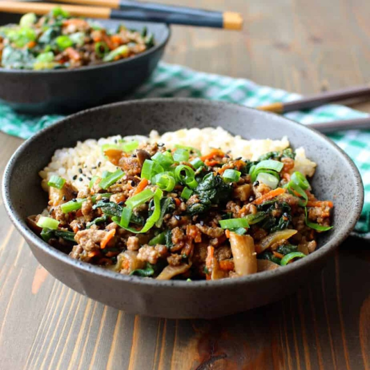 Stir-Fried Pork with Green Peppers with Steamed Rice 关中小炒肉饭