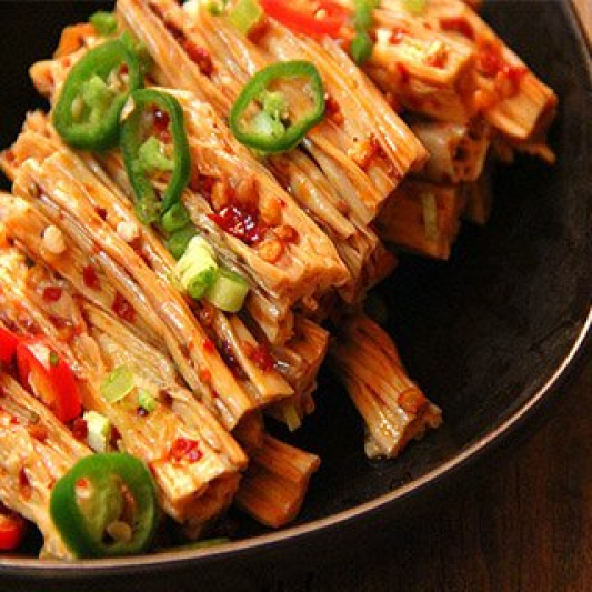 Bean Curd Skin Celery with Garlic 蒜泥西芹拌腐竹