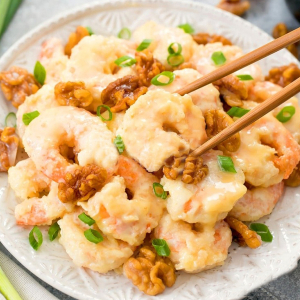 Jumbo Shrimp in Cream with Walnuts