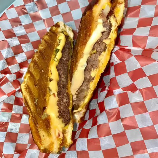 Smash Burger with Grilled Cheese (6 oz)