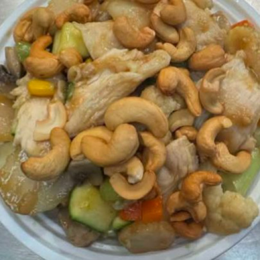 19. Diced Chicken with Cashew Nuts 腰果鸡丁
