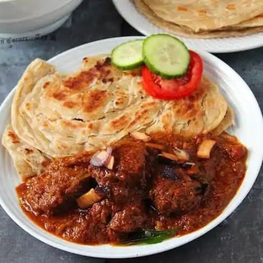 Chicken Pepper Roast with Parotta (2 pcs)