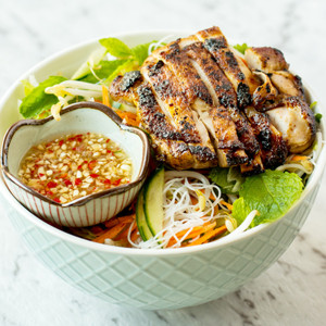 C3. Grilled Chicken - Cơm G&agrave; Nướng